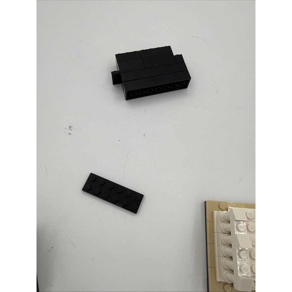 LEGO ARCHITECTURE: World of Wonders (40585) VIP Exclusive Missing A Few Pieces - Picture 6 of 9